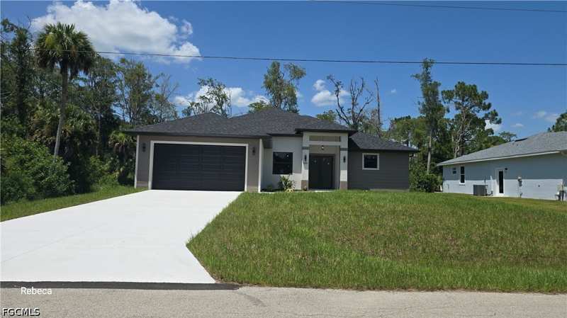4 bedroom SingleFamilyResidence at 580 Woodview Dr, Lehigh Acres, Lehigh Acres — photo 1