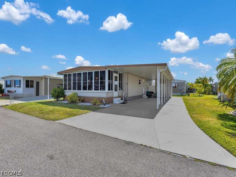 2 bedroom ManufacturedHome at 300 Shoreland Dr, Orange Harbor Mobile Home Park, Fort Myers — photo 1