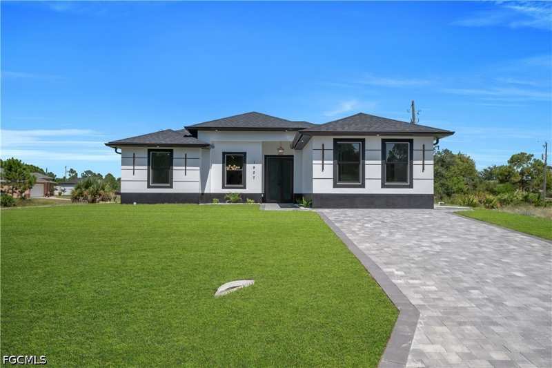 4 bedroom SingleFamilyResidence at 1907 W 14th St, Lehigh Acres, Lehigh Acres — photo 1