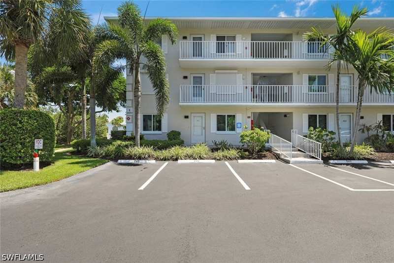 2 bedroom Condominium at 3051 Sandpiper Bay Cir I101, Naples Sandpiper Bay Club, Naples — photo 1