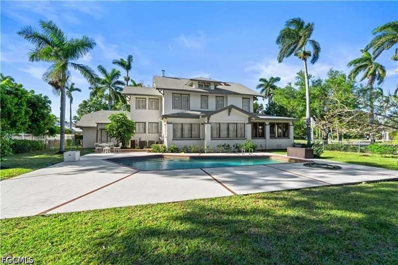 5 bedroom SingleFamilyResidence at 3235 Avocado Dr, Riverside, Fort Myers — photo 1
