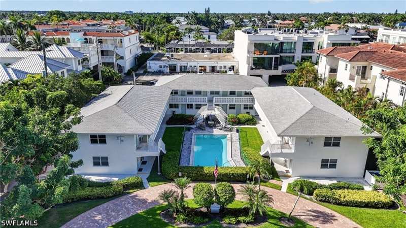 1 bedroom Condominium at 534 4th Ave S 3, Essex House, Naples — photo 1