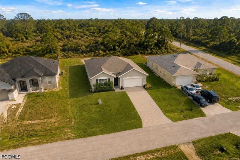 4 bedroom SingleFamilyResidence at 4202 13th St SW, Lehigh Acres, Lehigh Acres — photo 1