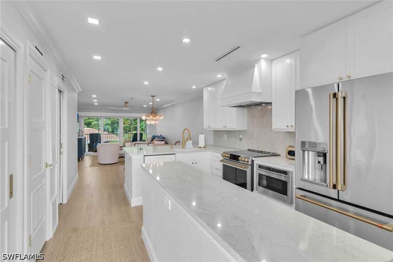 2 bedroom Condominium at 261 S Collier Blvd 305, Mutiny, Marco Island — photo 1
