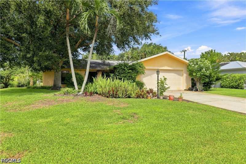 3 bedroom SingleFamilyResidence at 4448 Beechwood Lake Dr, Lakewood, Naples — photo 1