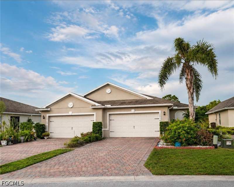 2 bedroom Attached at 10716 Crossback Ln, Marblebrook, Lehigh Acres — photo 1