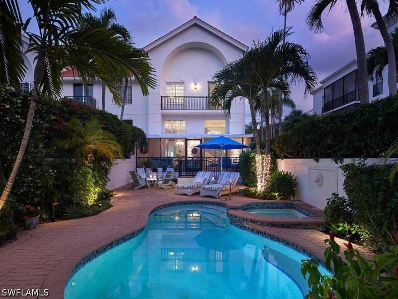 3 bedroom Attached at 430 10th Ave S 305, Isla Mar, Naples — photo 1