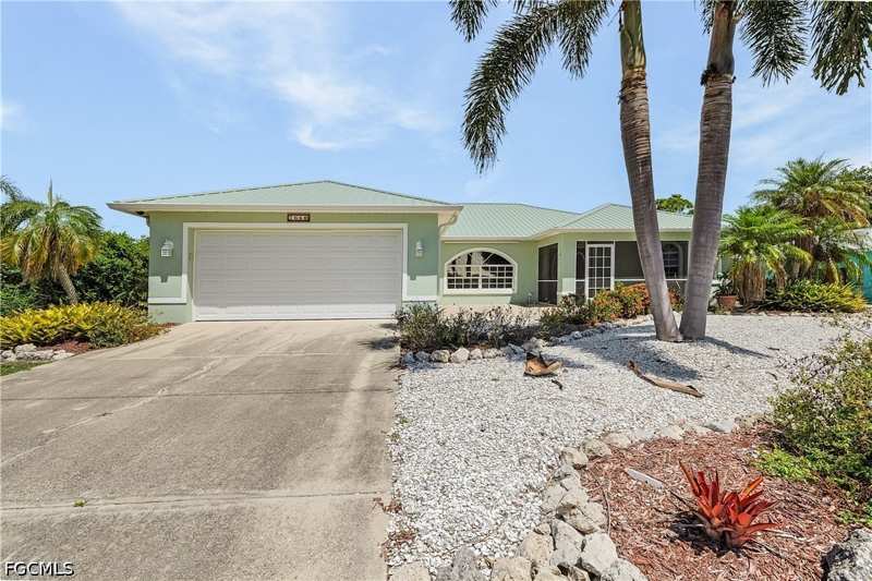 3 bedroom SingleFamilyResidence at 7660 Grande Pine Rd, Alden Pines, Bokeelia — photo 1