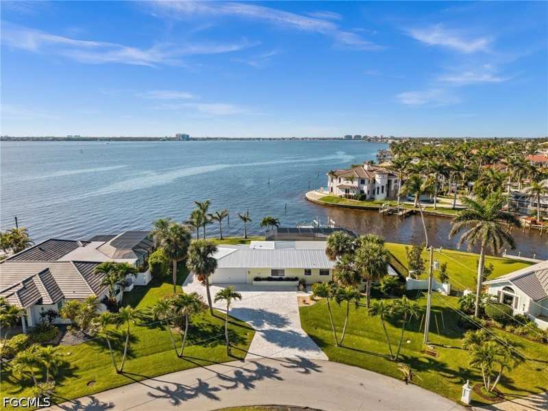 4 bedroom SingleFamilyResidence at 1600 Edith Esplanade, Yacht Club, Cape Coral — photo 1