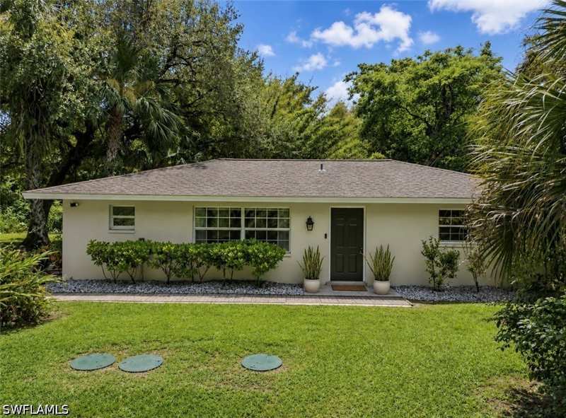 2 bedroom SingleFamilyResidence at 5091 Muddy Ln, Mackaboy Farms, Fort Myers — photo 1