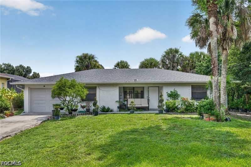 3 bedroom SingleFamilyResidence at 940 17th St SW, Golden Gate Estates, Naples — photo 1