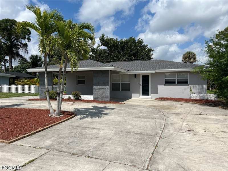 3 bedroom SingleFamilyResidence at 4562 Tennyson Dr, North Fort Myers, North Fort Myers — photo 1
