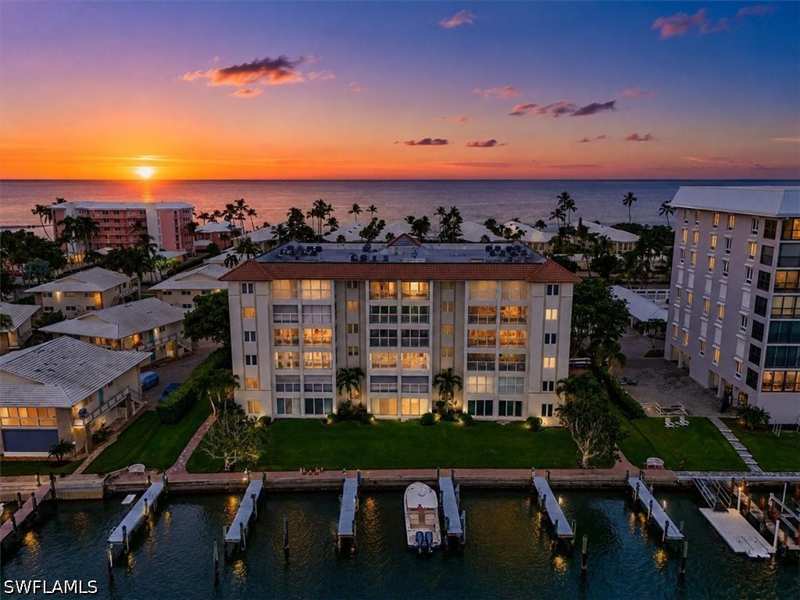 2 bedroom Condominium at 2600 Gulf Shore Blvd N 42, Spindrift Club, Naples — photo 1