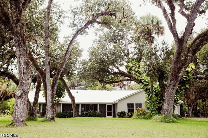 3 bedroom SingleFamilyResidence at 4055 County Rd 78, Labelle, Fort Denaud — photo 1