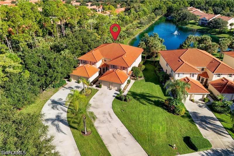 2 bedroom Attached at 475 Robin Hood Cir 202, Sherwood, Naples — photo 1
