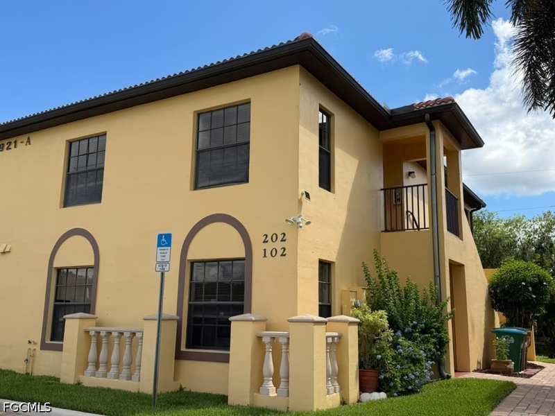 2 bedroom Condominium at 4921 SW 16th Pl 202, Bellagio Gardens, Cape Coral — photo 1