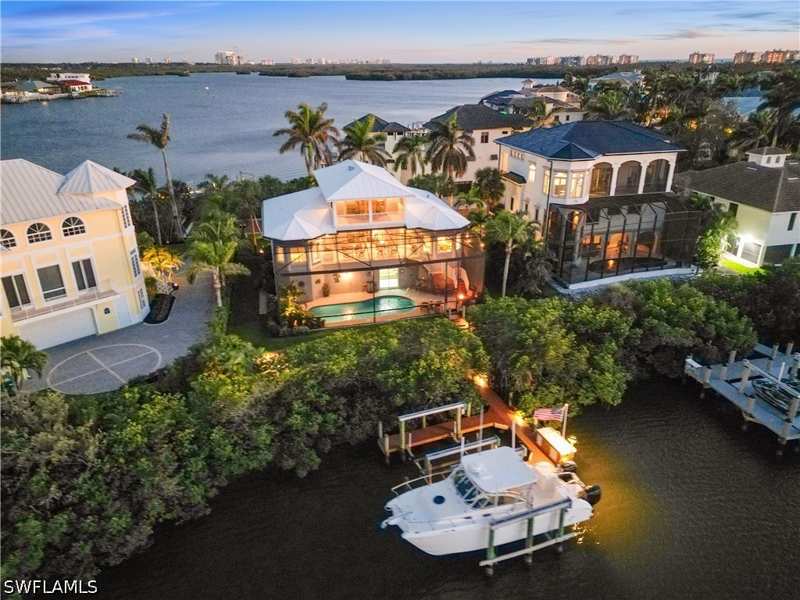 4 bedroom SingleFamilyResidence at 197 San Mateo Dr, Southport On The Bay, Bonita Springs — photo 1