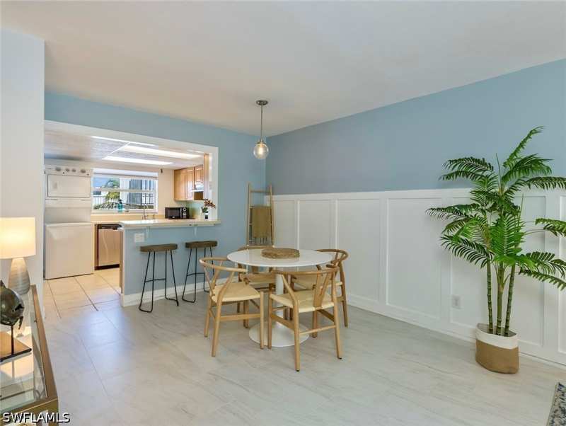 2 bedroom Condominium at 1100 8th Ave S 204A, Marina Manor, Naples — photo 1