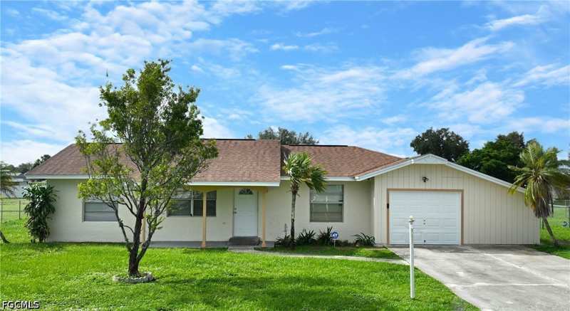 2 bedroom SingleFamilyResidence at 1414 Alwynne Dr, Lehigh Acres, Lehigh Acres — photo 1