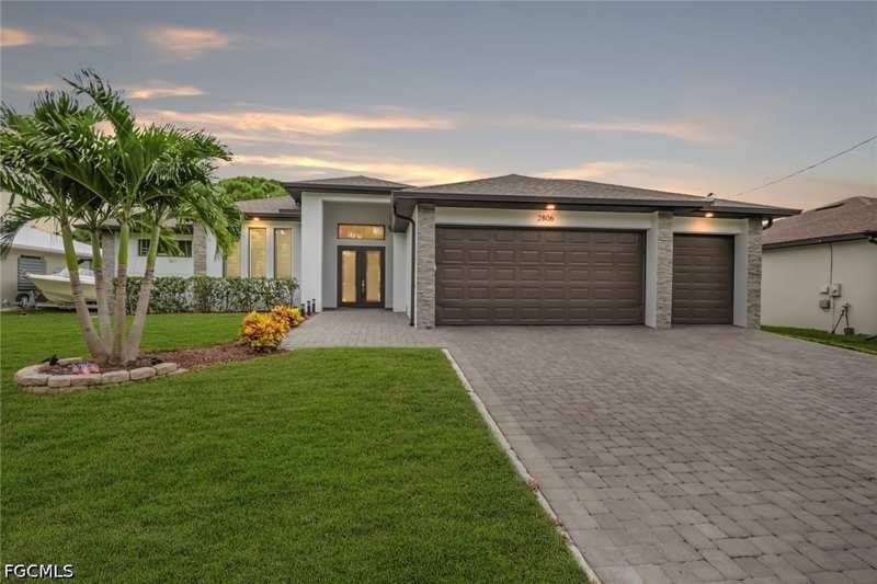 3 bedroom SingleFamilyResidence at 2806 Miracle Pkwy, Cape Coral, Cape Coral — photo 1