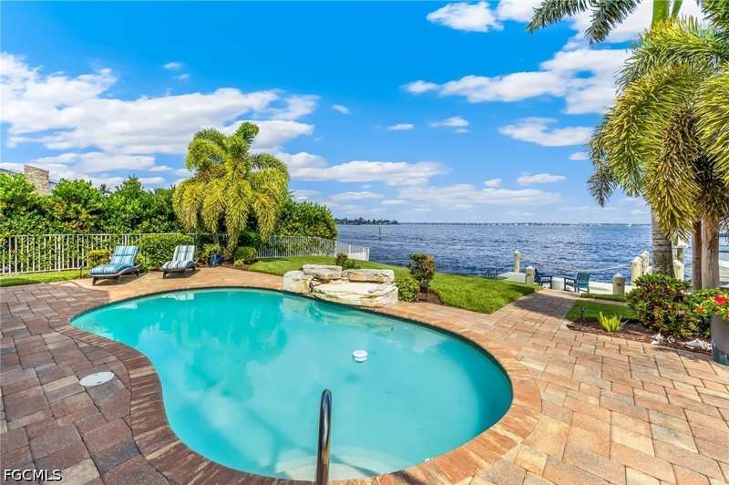 4 bedroom SingleFamilyResidence at 2901 SE 22nd Pl, Cape Coral, Cape Coral — photo 1