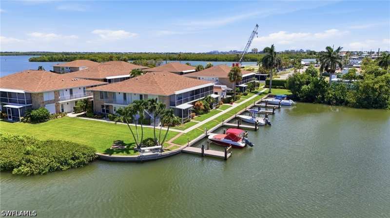1 bedroom Condominium at 330 Kon Tiki Dr D6, Tarpon Village Apts, Naples — photo 1
