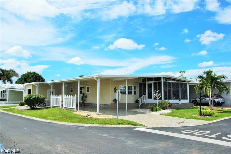 2 bedroom ManufacturedHome at 298 Boros Dr, Six Lakes Country Club, North Fort Myers — photo 1