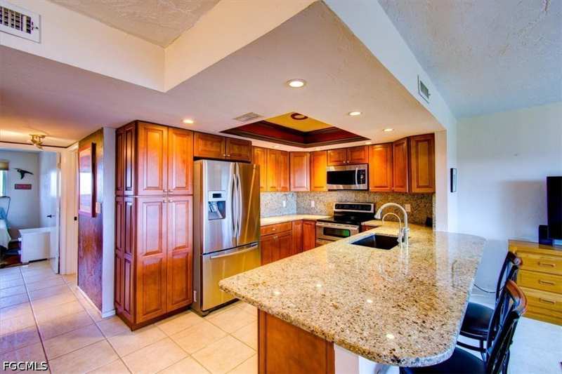 2 bedroom Condominium at 4906 Victoria Dr 413, Capeway Condo, Cape Coral — photo 1