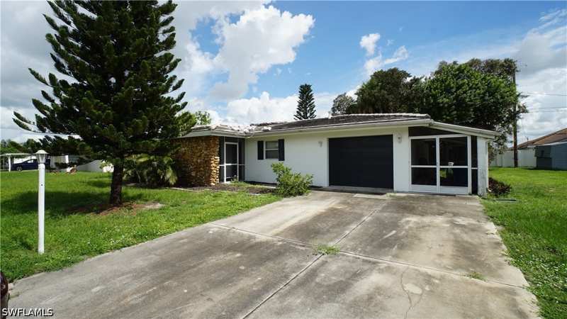 3 bedroom SingleFamilyResidence at 320 Hollywood St, Country Club Estates, Lehigh Acres — photo 1