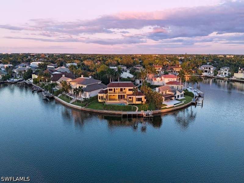 4 bedroom SingleFamilyResidence at 303 Cuddy Ct, Moorings, Naples — photo 1