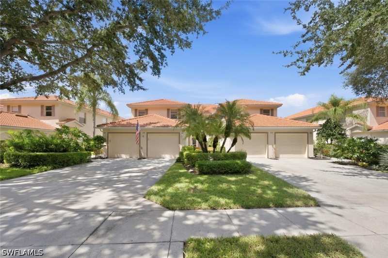 3 bedroom Condominium at 250 Robin Hood Cir 201, Sherwood, Naples — photo 1