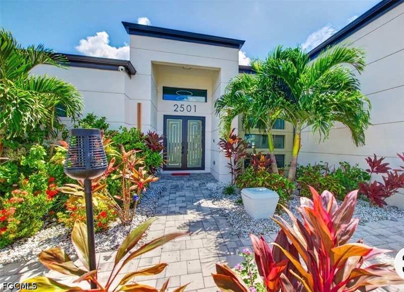 3 bedroom SingleFamilyResidence at 2501 SW 23rd Pl, Cape Coral, Cape Coral — photo 1