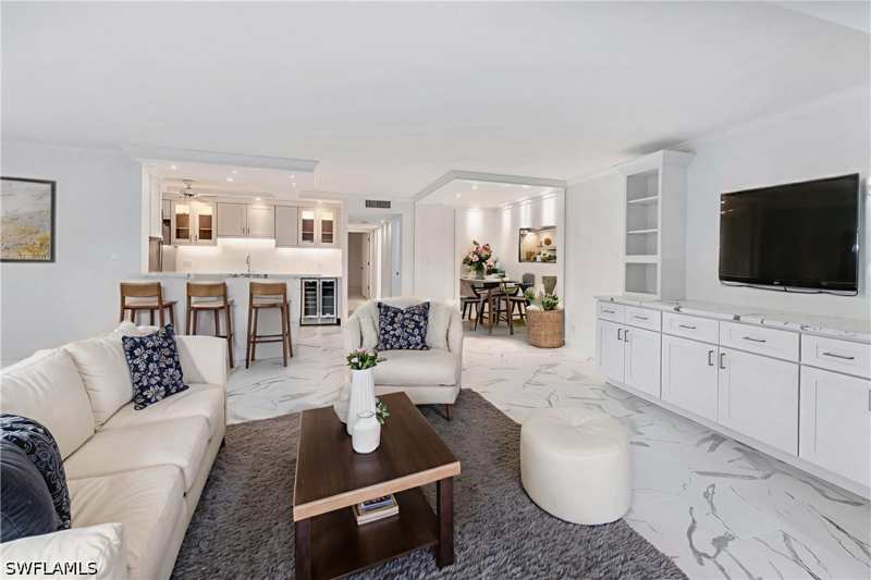 2 bedroom Condominium at 222 Harbour Dr 114, Commodore Club, Naples — photo 1