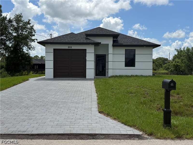 3 bedroom SingleFamilyResidence at 868 Carbon St E, Lehigh Acres, Lehigh Acres — photo 1