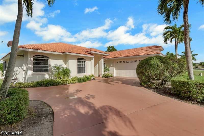 3 bedroom SingleFamilyResidence at 28380 Del Lago Way, Spanish Wells, Bonita Springs — photo 1