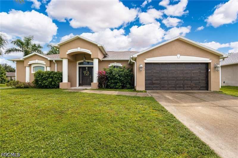3 bedroom SingleFamilyResidence at 15752 Sunny Crest Ln, Hawk'S Preserve, Fort Myers — photo 1