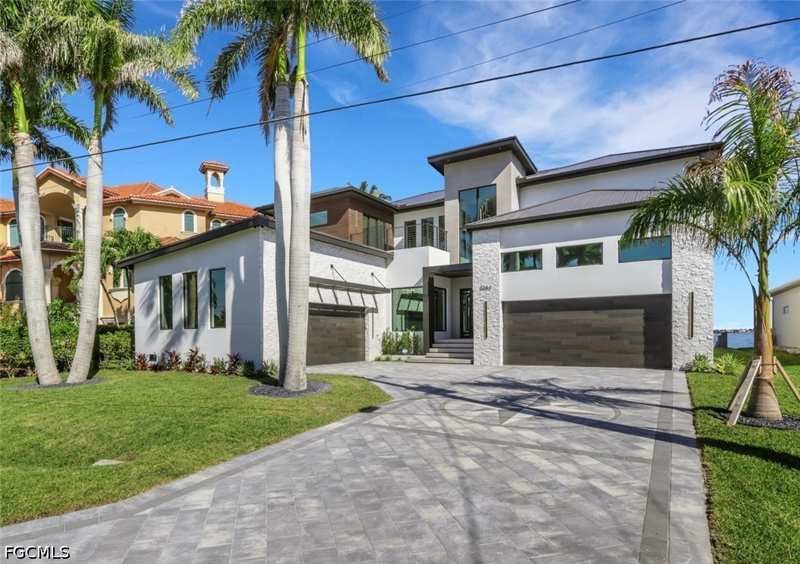 4 bedroom SingleFamilyResidence at 5653 Riverside Dr, Cape Coral, Cape Coral — photo 1