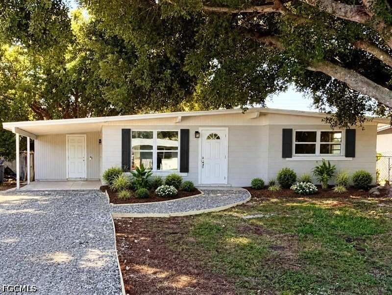 2 bedroom SingleFamilyResidence at 2180 Barry Dr, Trailwinds, Fort Myers — photo 1