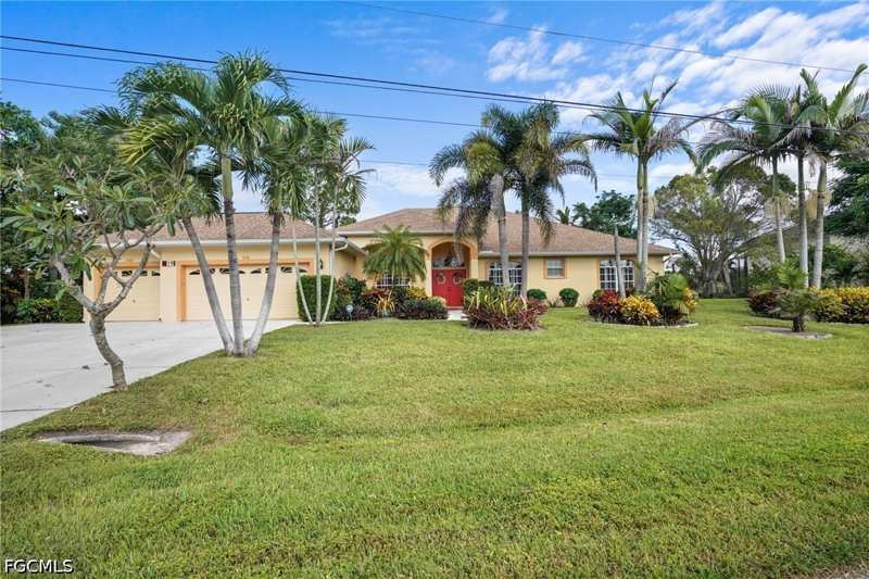 4 bedroom SingleFamilyResidence at 619 Parkdale Blvd, Mirror Lakes, Lehigh Acres — photo 1