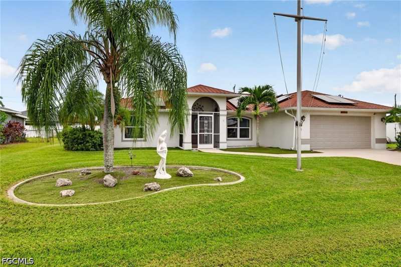 3 bedroom SingleFamilyResidence at 240 SE 28th Ter, Cape Coral, Cape Coral — photo 1