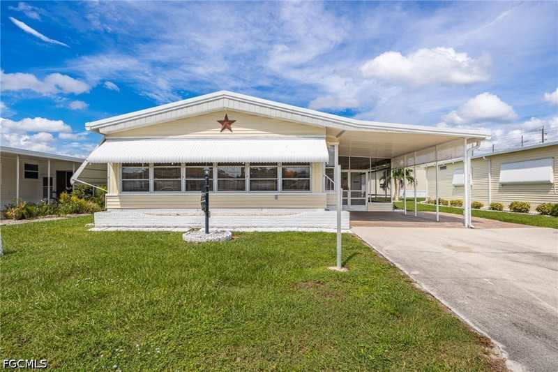 2 bedroom ManufacturedHome at 11931 Yellowstone Dr, Imperial Bonita Estates, Bonita Springs — photo 1
