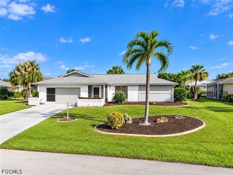 2 bedroom SingleFamilyResidence at 907 SE 33rd Ter, Cape Coral, Cape Coral — photo 1