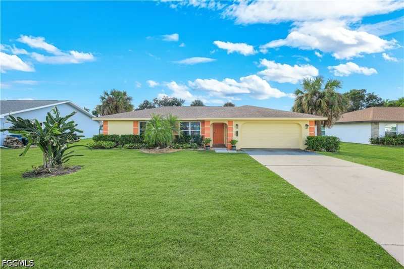 3 bedroom SingleFamilyResidence at 6025 Macbeth Ln, Island Park Woodlands, Fort Myers — photo 1