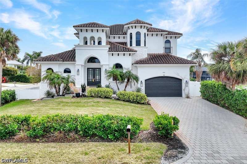 5 bedroom SingleFamilyResidence at 494 Seagull Ave, Conners, Naples — photo 1