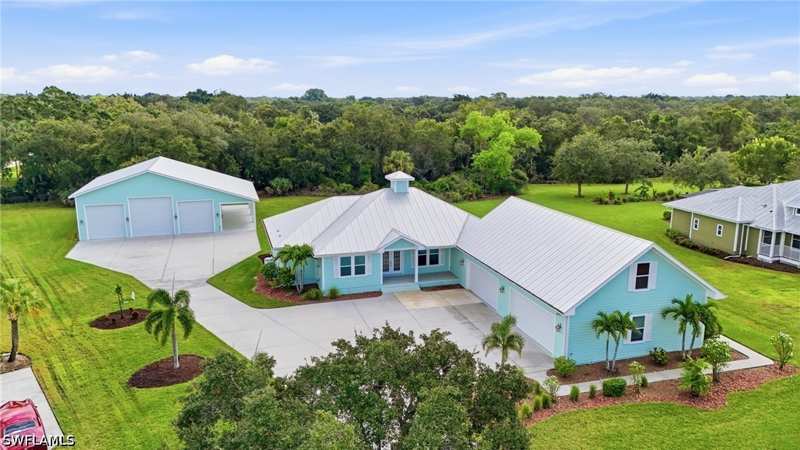 3 bedroom SingleFamilyResidence at 4611 Castalia Ct, Horse Creek, Fort Myers — photo 1