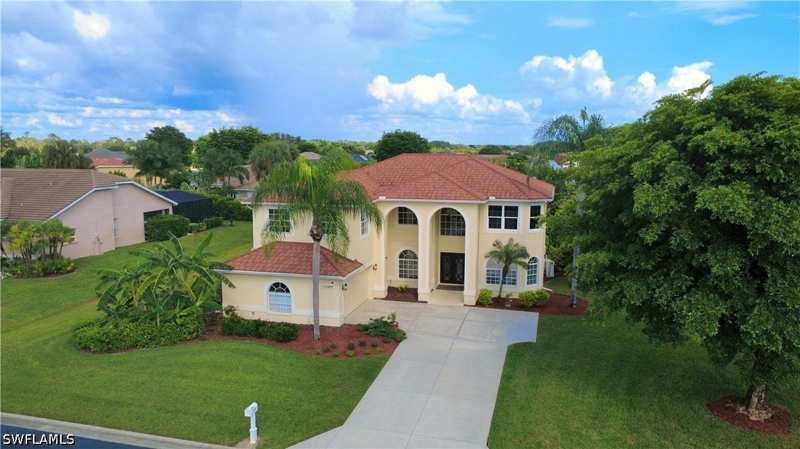 5 bedroom SingleFamilyResidence at 12560 Allendale Cir, Cross Creek Estates, Fort Myers — photo 1