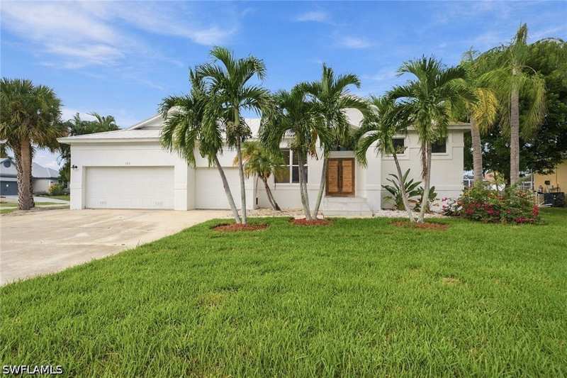 4 bedroom SingleFamilyResidence at 290 S Heathwood Dr, Marco Island, Marco Island — photo 1