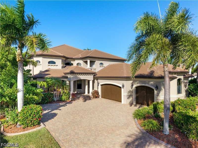 4 bedroom SingleFamilyResidence at 848 West Cape Estates Cir, West Cape Estates, Cape Coral — photo 1