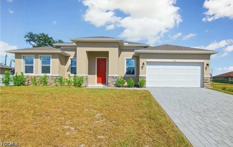 3 bedroom SingleFamilyResidence at 915 NE 19th St, Cape Coral, Cape Coral — photo 1