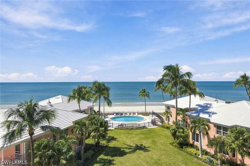 2 bedroom Condominium at 2401 Gulf Shore Blvd N 52, Shores Of Naples, Naples — photo 1